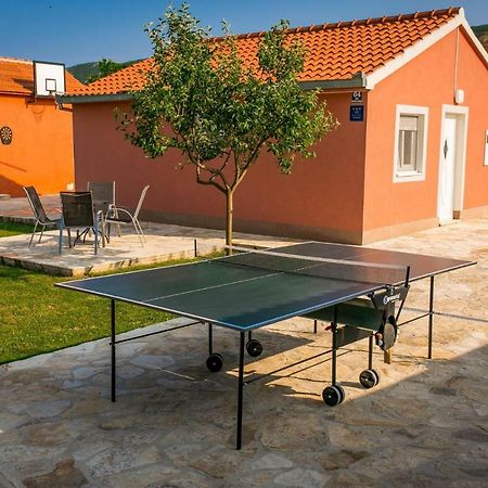 Vacation House Radosic Radosic  Ngoại thất bức ảnh
