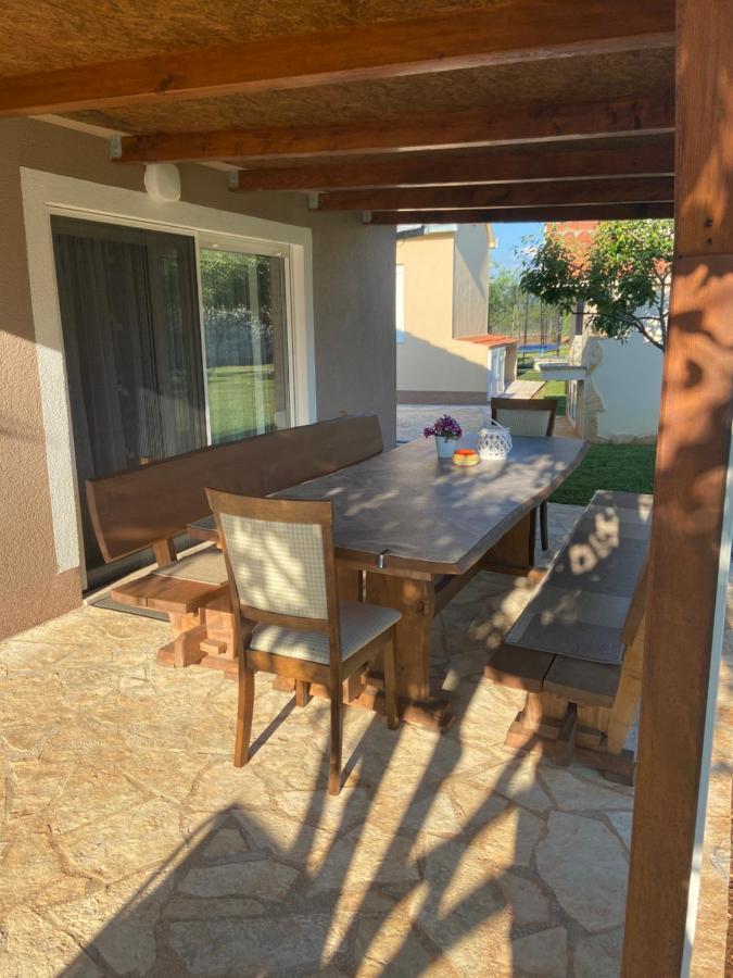 Vacation House Radosic Radosic  Ngoại thất bức ảnh