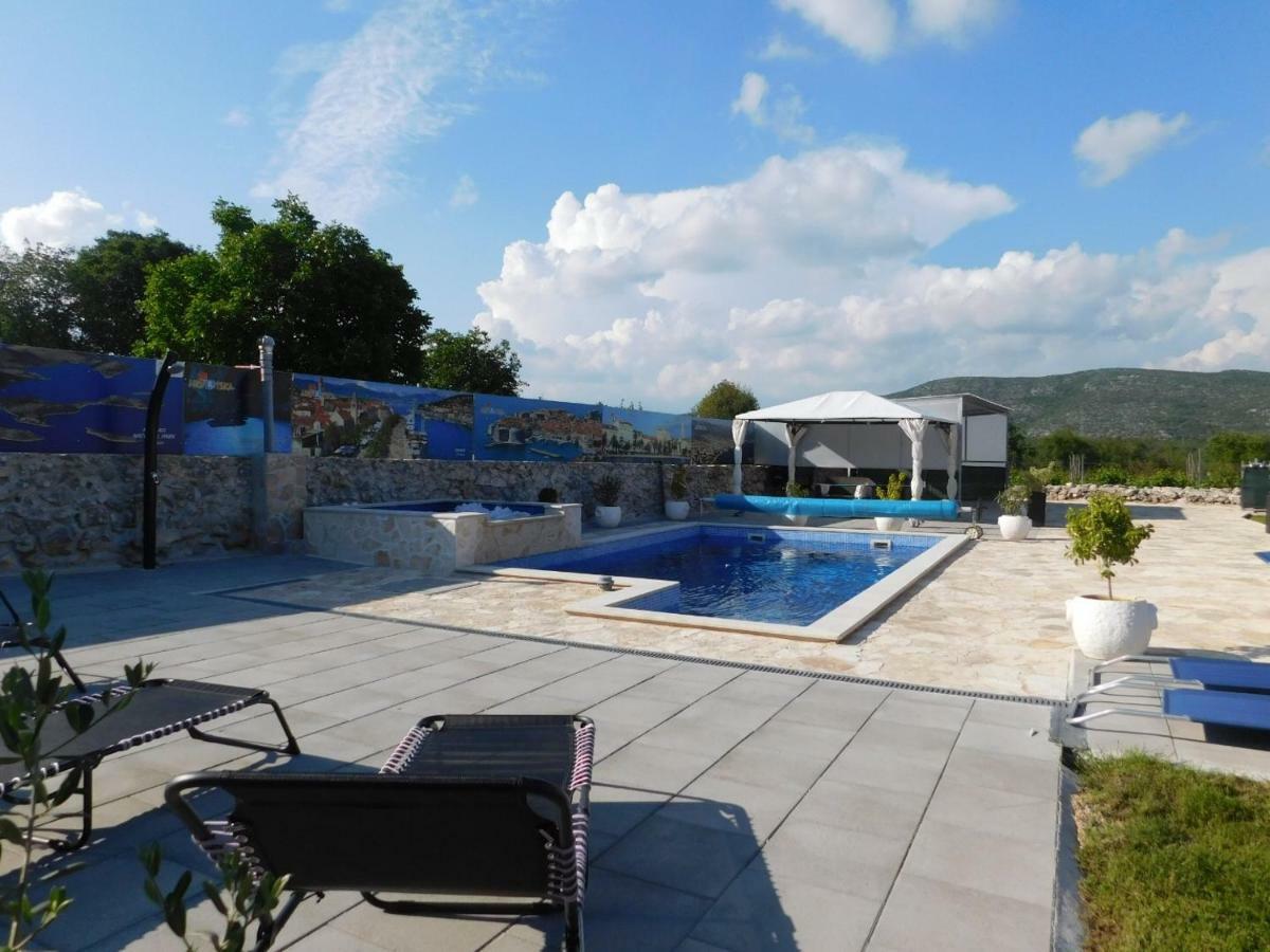 Vacation House Radosic Radosic  Ngoại thất bức ảnh