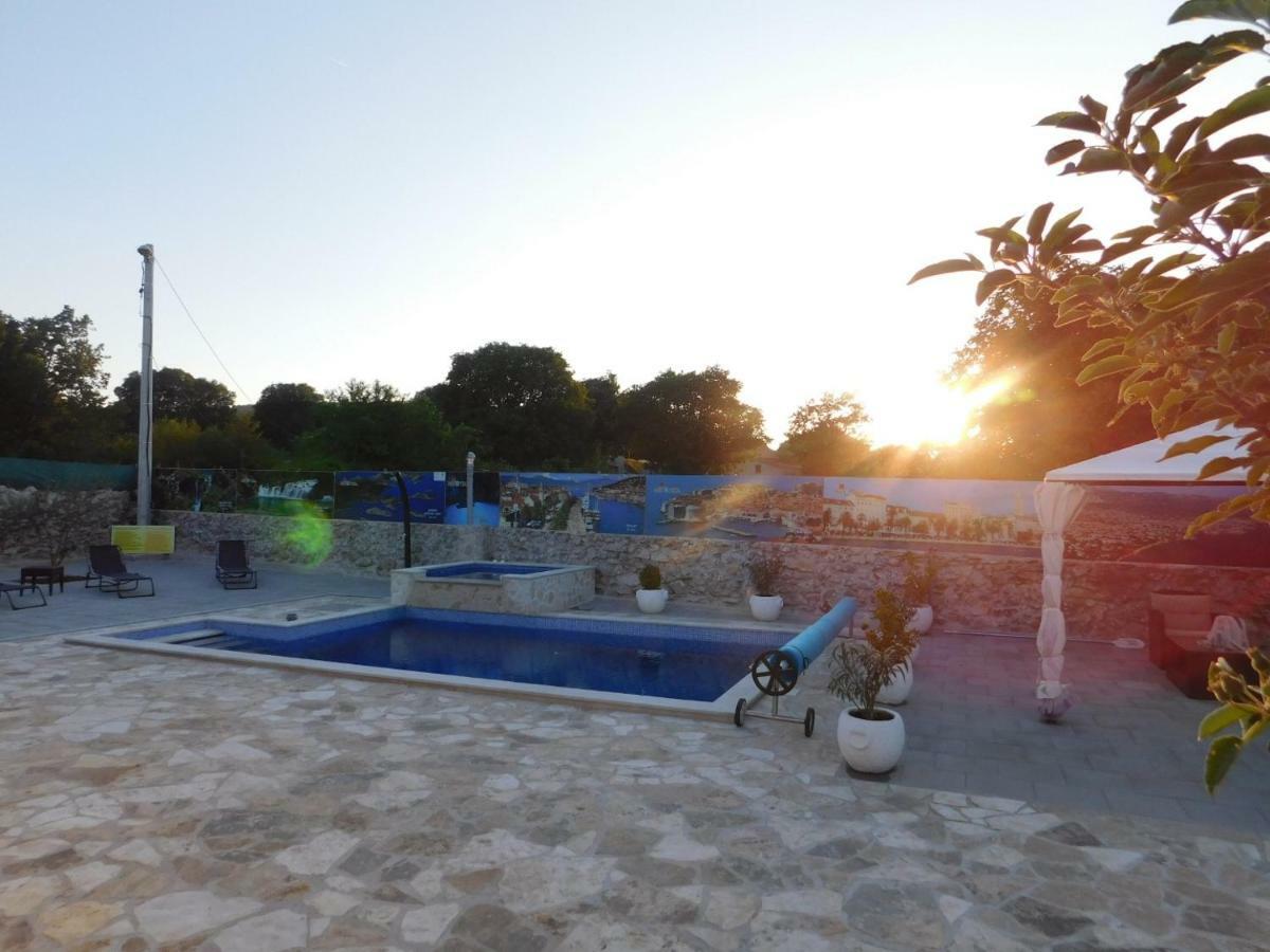 Vacation House Radosic Radosic  Ngoại thất bức ảnh