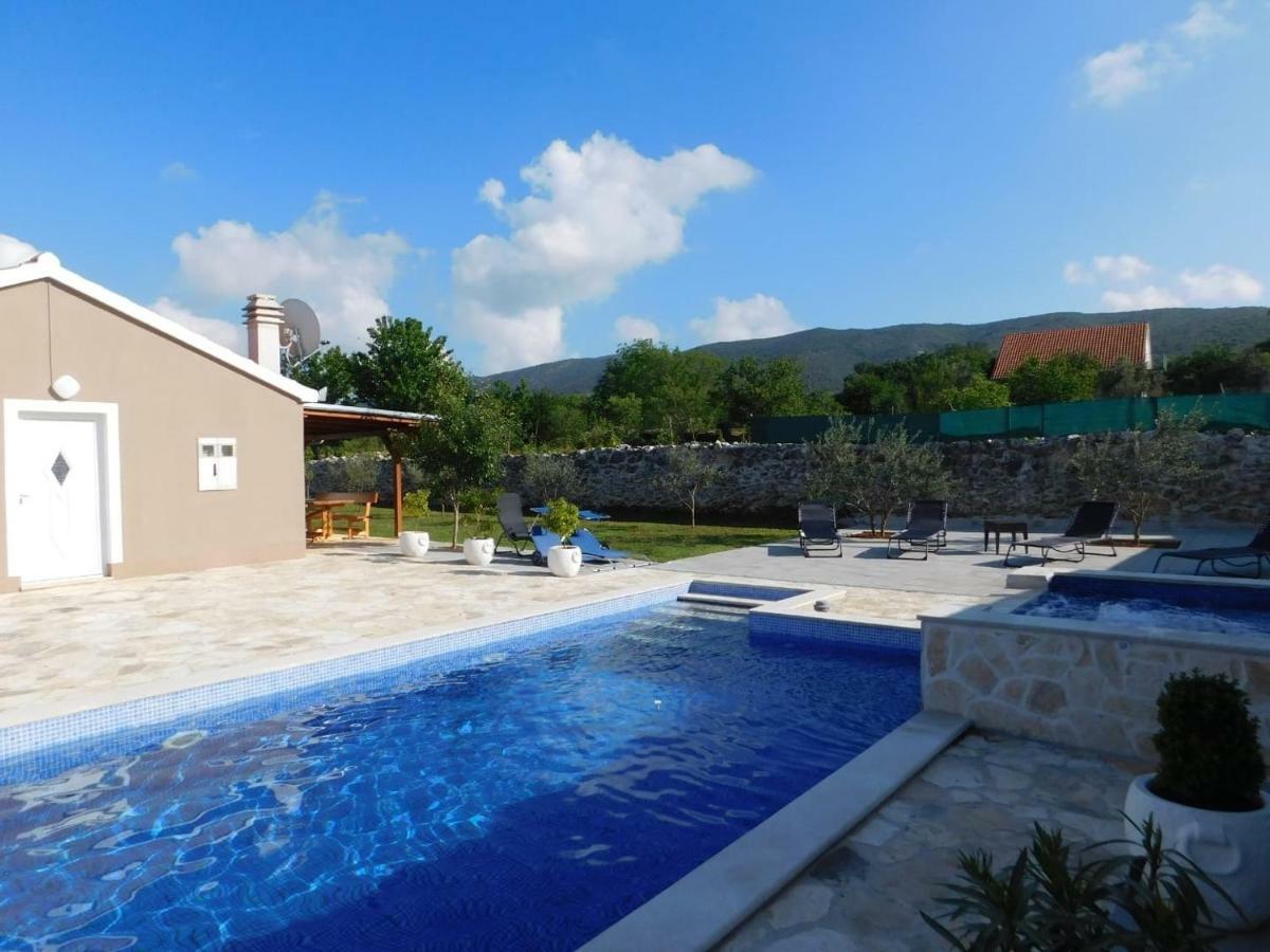 Vacation House Radosic Radosic  Ngoại thất bức ảnh