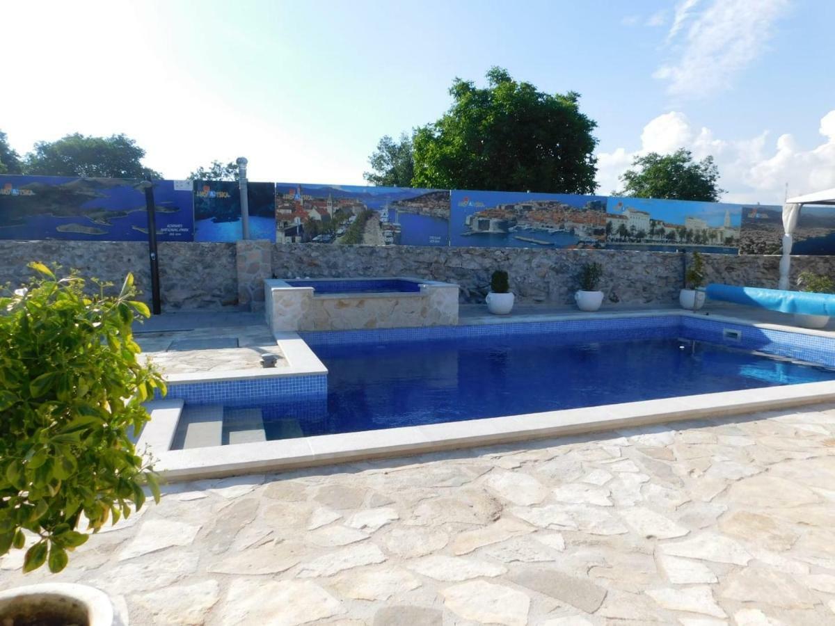 Vacation House Radosic Radosic  Ngoại thất bức ảnh