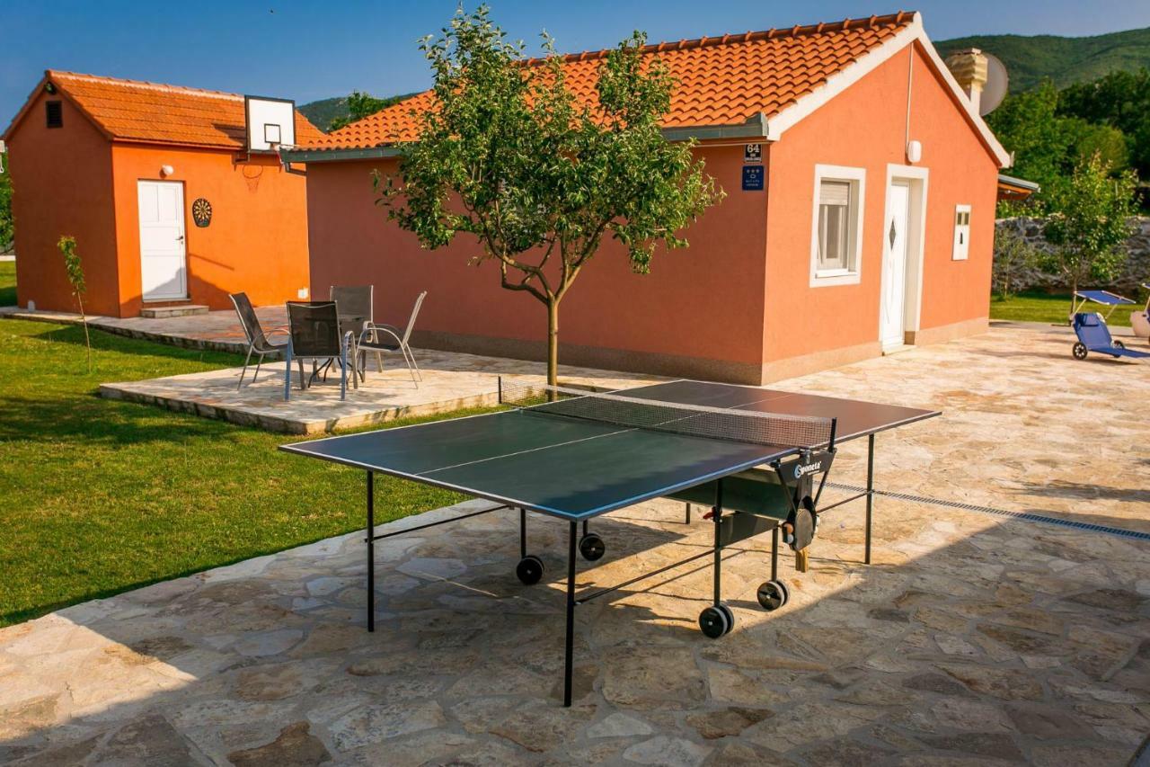 Vacation House Radosic Radosic  Ngoại thất bức ảnh