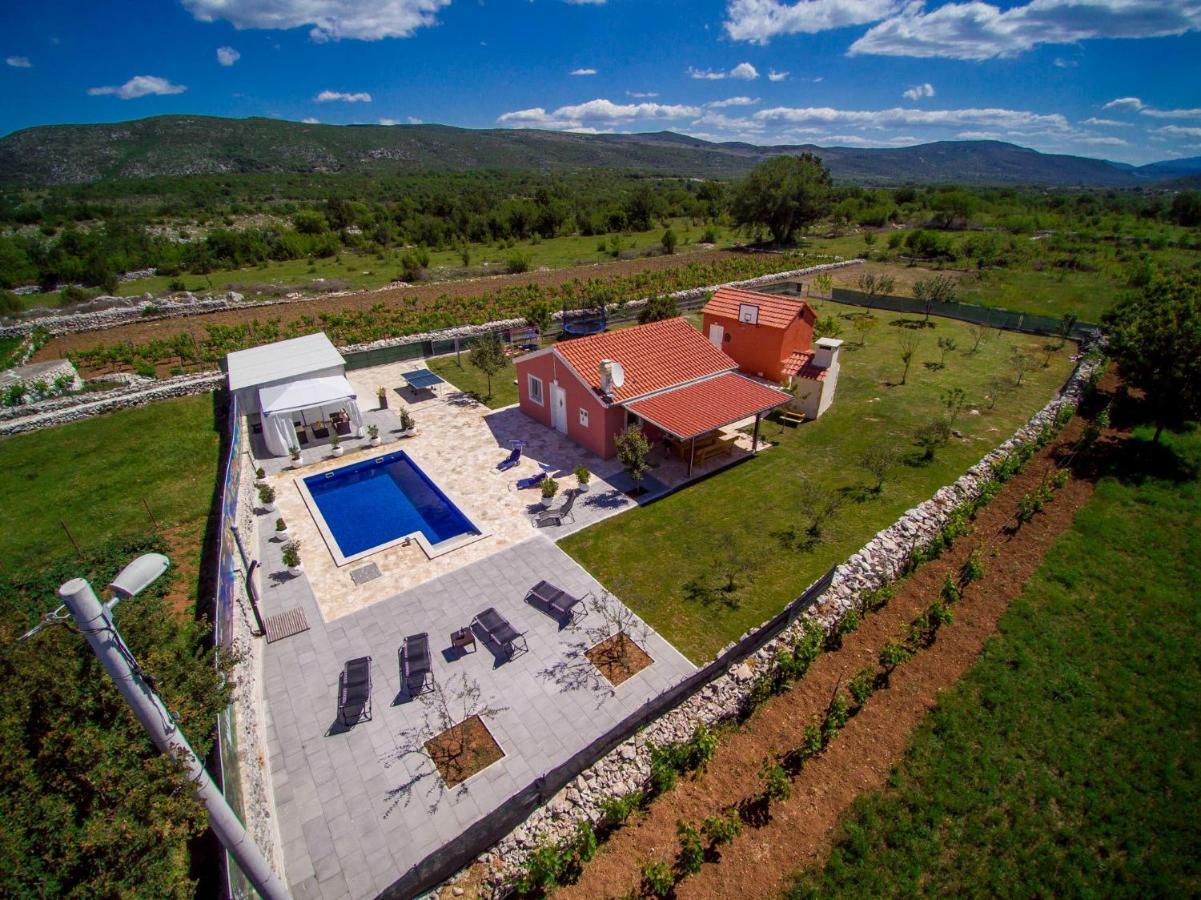 Vacation House Radosic Radosic  Ngoại thất bức ảnh